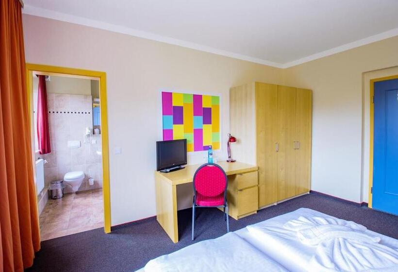 غرفة إقتصادية فردية, Schloss Nebra