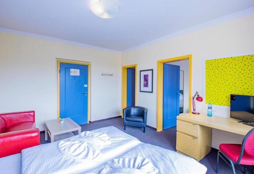 غرفة إقتصادية رباعية, Schloss Nebra