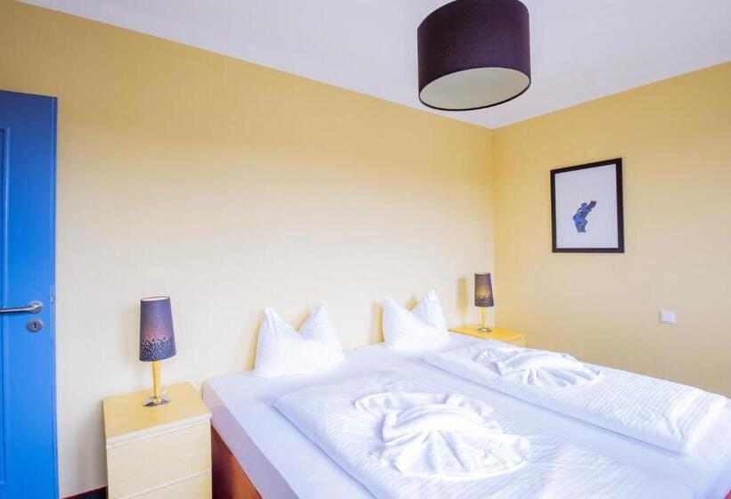 جناح, Schloss Nebra