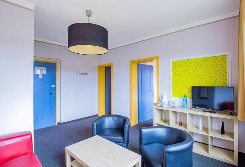 جناح, Schloss Nebra