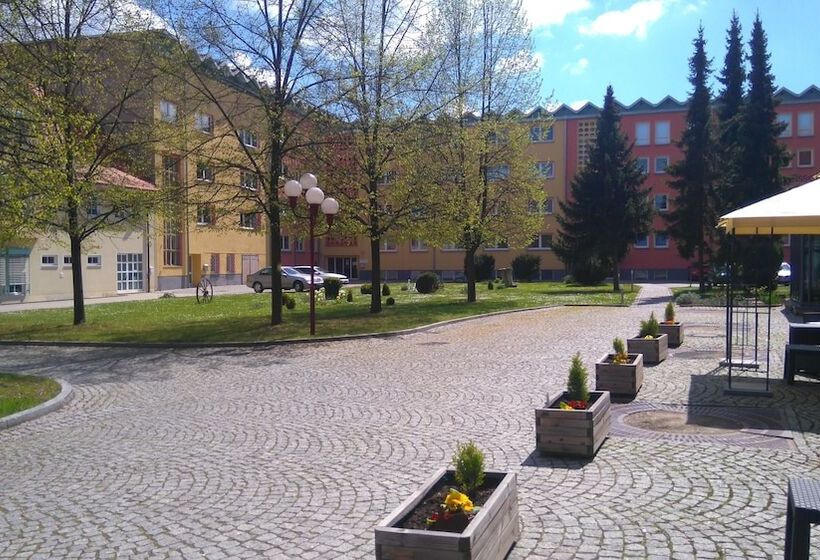 غرفة كومفورت, Schloss Nebra