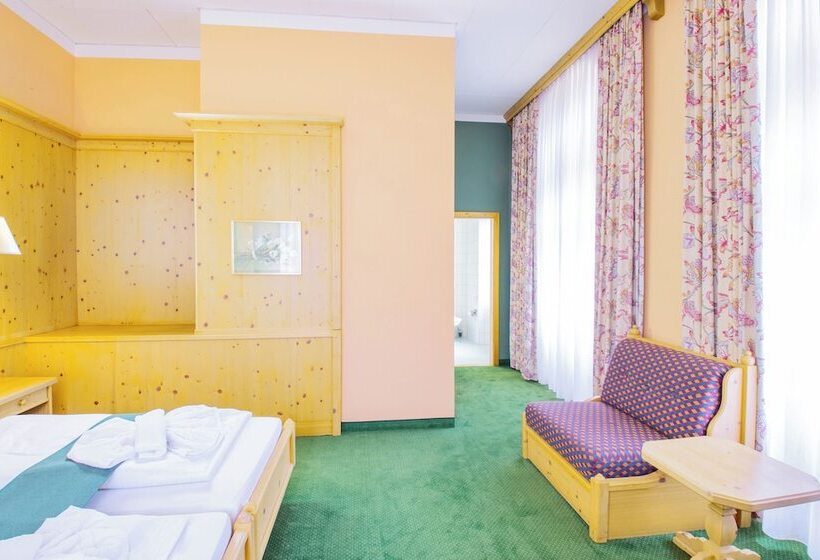 غرفة كومفورت, Schloss Nebra