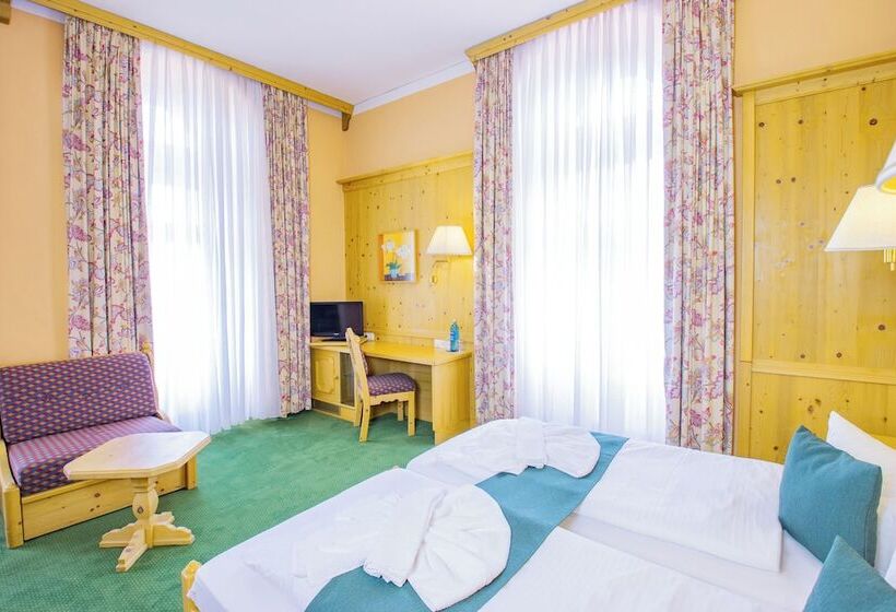 غرفة كومفورت, Schloss Nebra