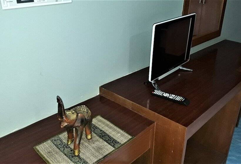 Deluxe Rum, The Guest House   Sha