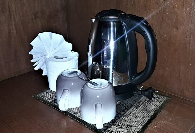 Deluxe Rum, The Guest House   Sha