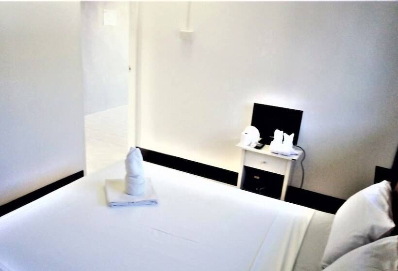 Standardrum, The Guest House   Sha