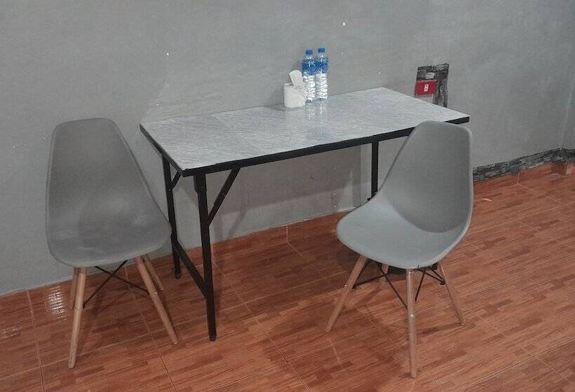 Deluxe Rum, The Guest House   Sha