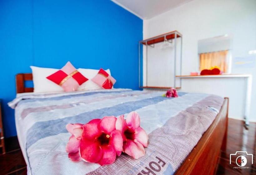 اتاق استاندارد با چشم‌انداز دریا, Venus Resort
