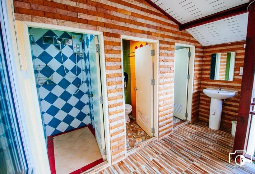 اتاق خانوادگی با سرویس بهداشتی مشترک, Venus Resort