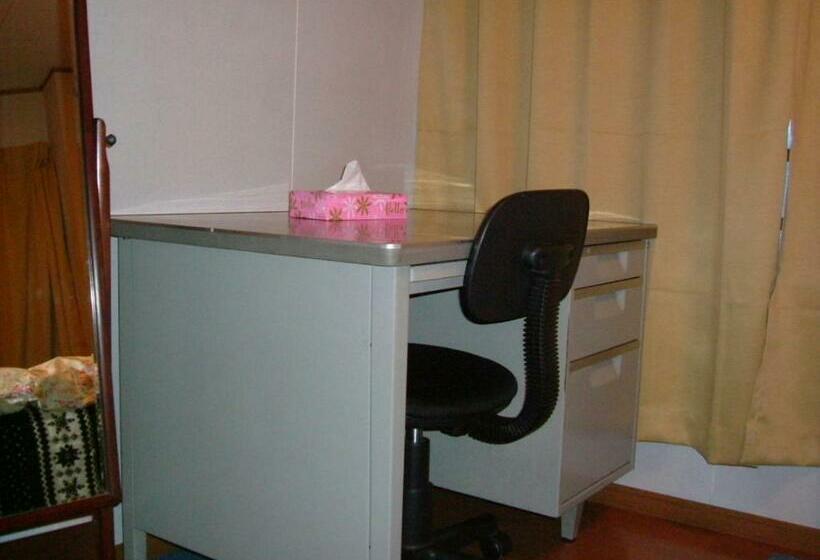 غرفة قياسية حمام مشترك, Kamikatsura House