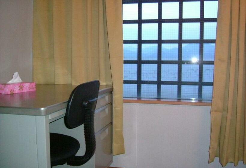 غرفة قياسية حمام مشترك, Kamikatsura House