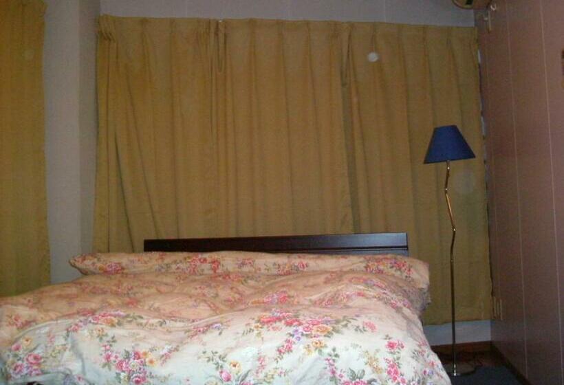 غرفة قياسية حمام مشترك, Kamikatsura House