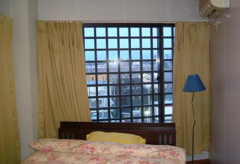 غرفة قياسية حمام مشترك, Kamikatsura House