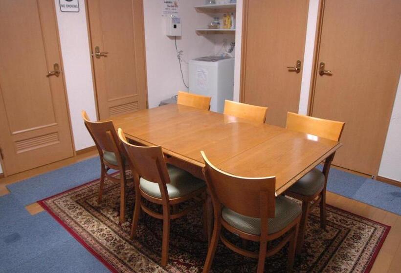 غرفة قياسية حمام مشترك, Kamikatsura House