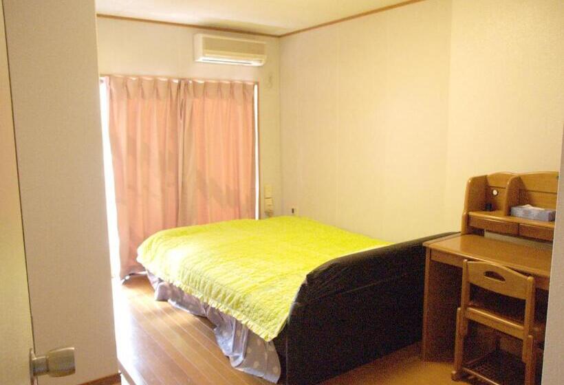 غرفة قياسية حمام مشترك, Kamikatsura House