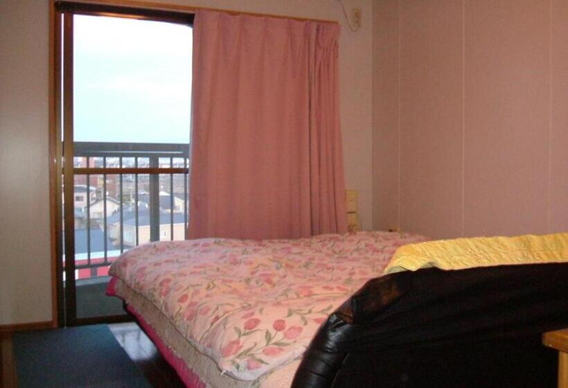 غرفة قياسية حمام مشترك, Kamikatsura House