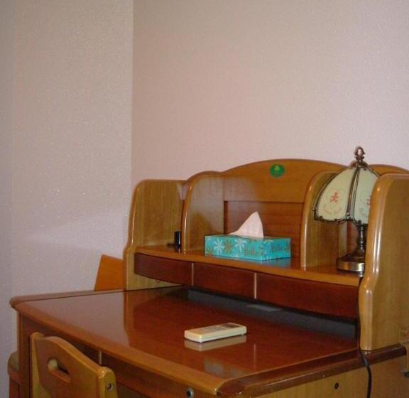 غرفة قياسية حمام مشترك, Kamikatsura House