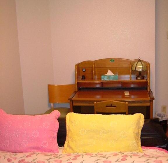 غرفة قياسية حمام مشترك, Kamikatsura House