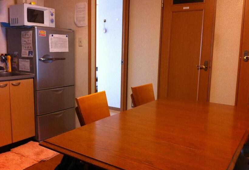 غرفة قياسية ثلاثية حمام مشترك, Kamikatsura House