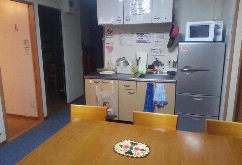 غرفة قياسية ثلاثية حمام مشترك, Kamikatsura House