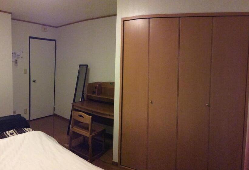 غرفة قياسية حمام مشترك, Kamikatsura House