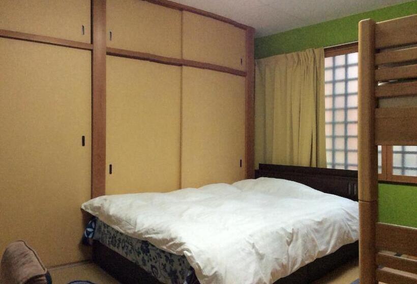 غرفة عائلية حمام مشترك, Kamikatsura House