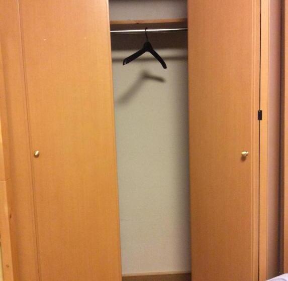 غرفة قياسية ثلاثية حمام مشترك, Kamikatsura House