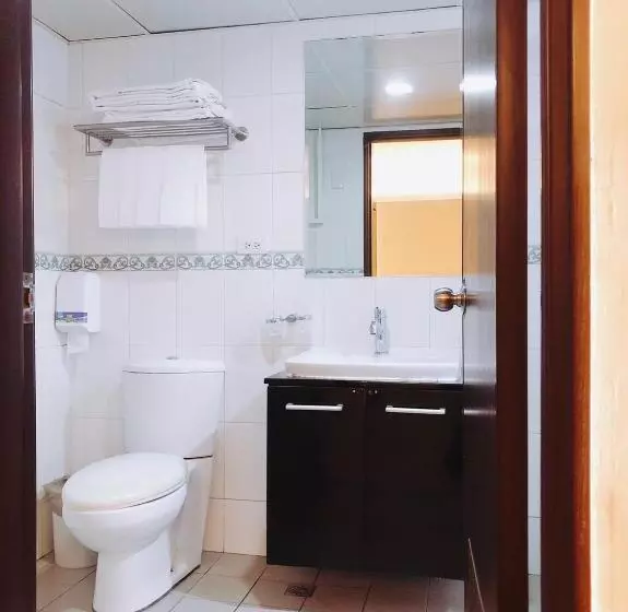 اتاق لوکس چهار تخته, Kiwi Express Hotel   Kaohsiung Station