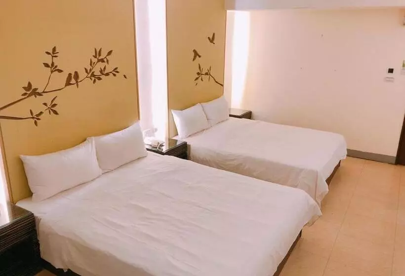 اتاق لوکس چهار تخته, Kiwi Express Hotel   Kaohsiung Station