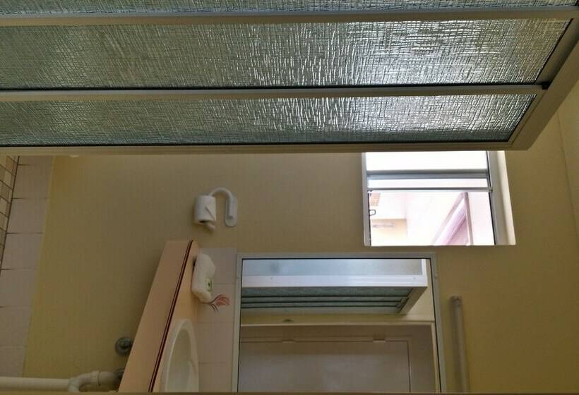 חדר סטנדרט, The Mullum Motel