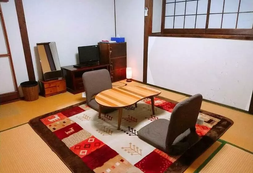 バス共有のスタンダードルーム, Yufuin Country Road Youth Hostel