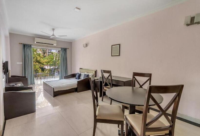 Представительский люкс с балконом, Arotel Rooms & Suites