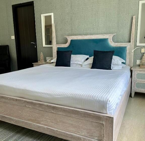 Люкс Повышенной Комфортности, Arotel Rooms & Suites