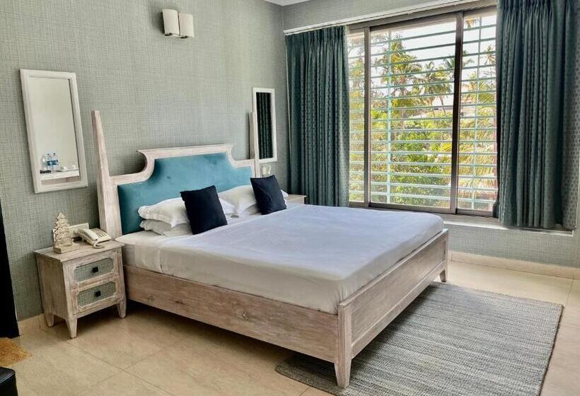 Люкс Повышенной Комфортности, Arotel Rooms & Suites