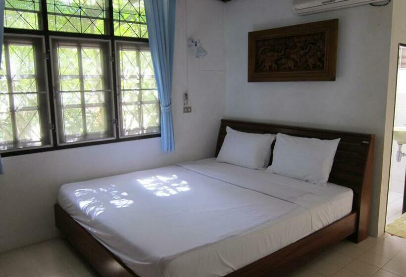 Семейное Бунгало, Bangpo Village