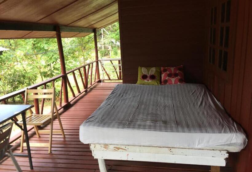 Семейное Бунгало, Bangpo Village