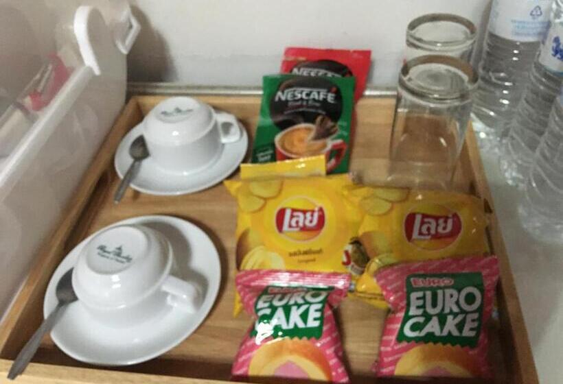 Семейное Бунгало, Bangpo Village