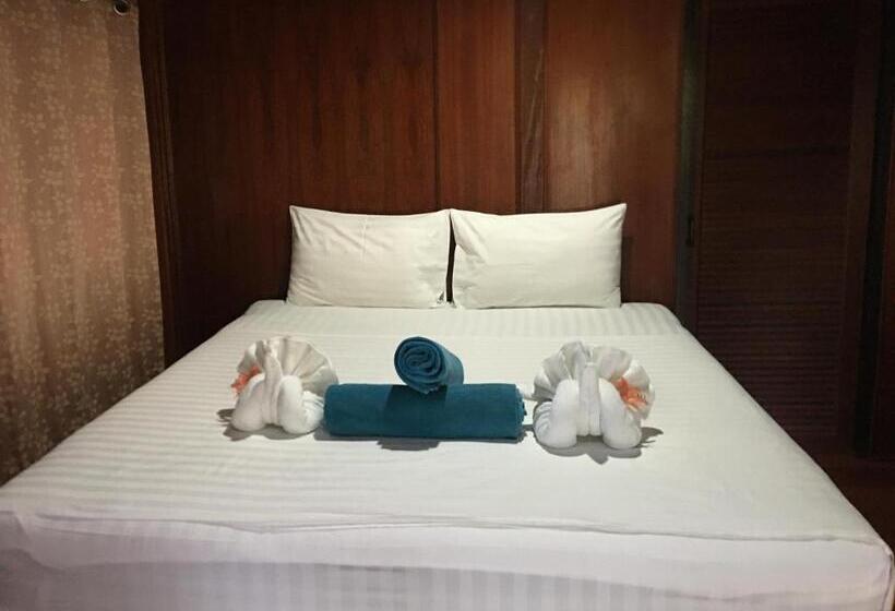 Семейное Бунгало, Bangpo Village