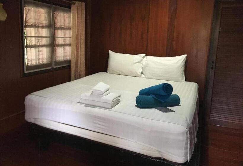 Семейное Бунгало, Bangpo Village