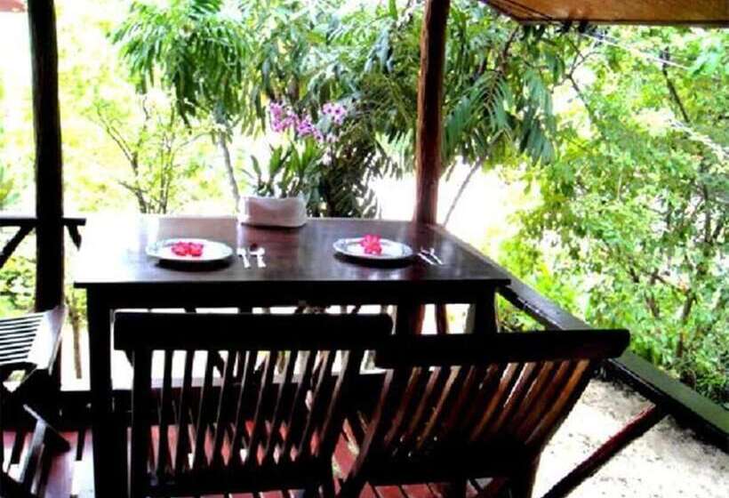 Семейное Бунгало, Bangpo Village