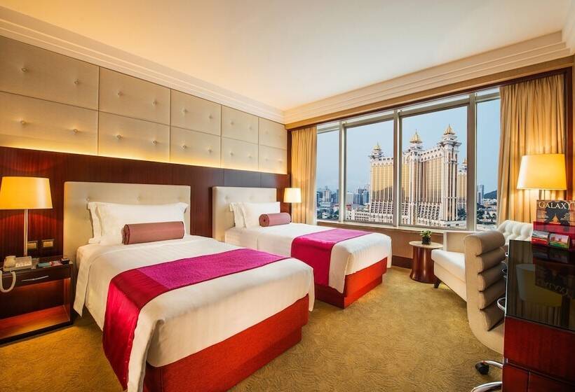 اتاق استاندارد با چشمانداز رودخانه, Broadway