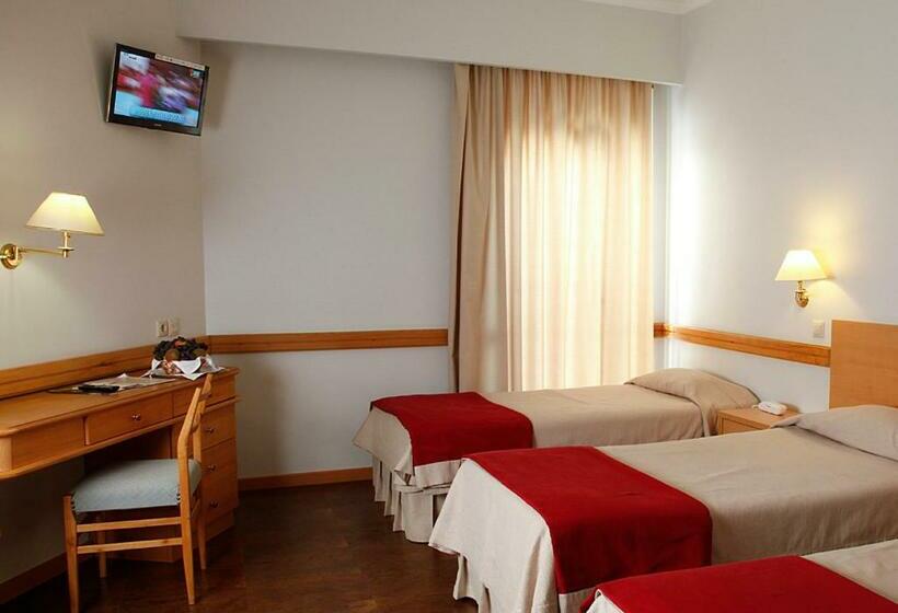 标准三人间, Consolata