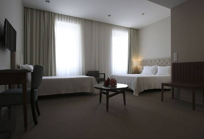 标准三人间, Consolata