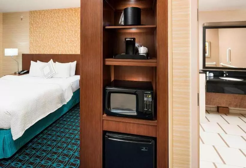 キングサイズベッドのスイートルーム, Fairfield Inn & Suites By Marriott Houston Pasadena