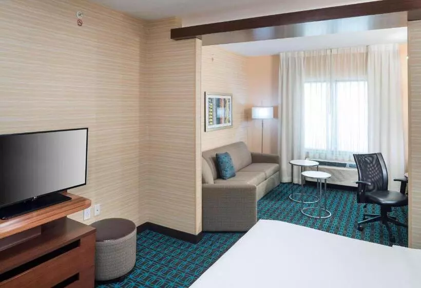 キングサイズベッドのスイートルーム, Fairfield Inn & Suites By Marriott Houston Pasadena