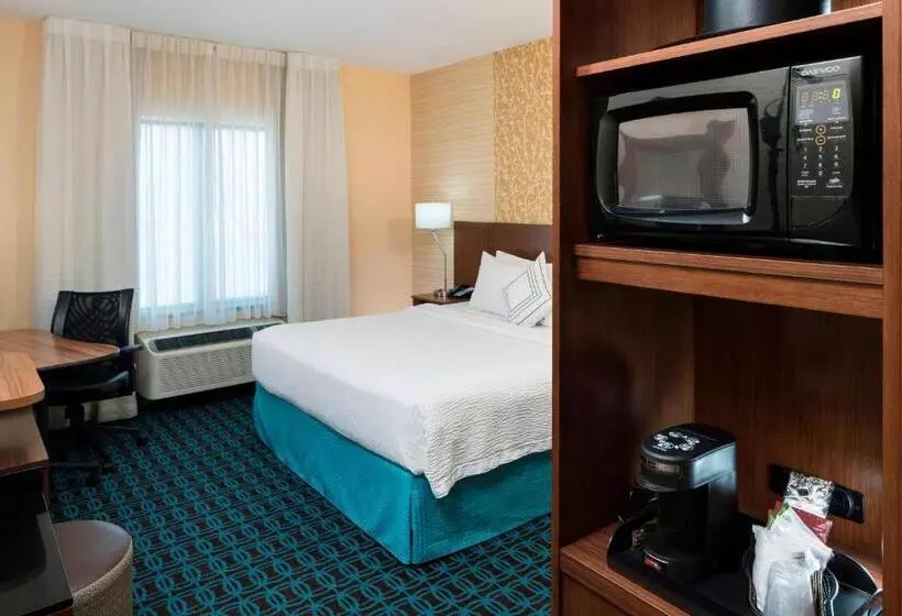 キングサイズベッドのスタンダードルーム, Fairfield Inn & Suites By Marriott Houston Pasadena