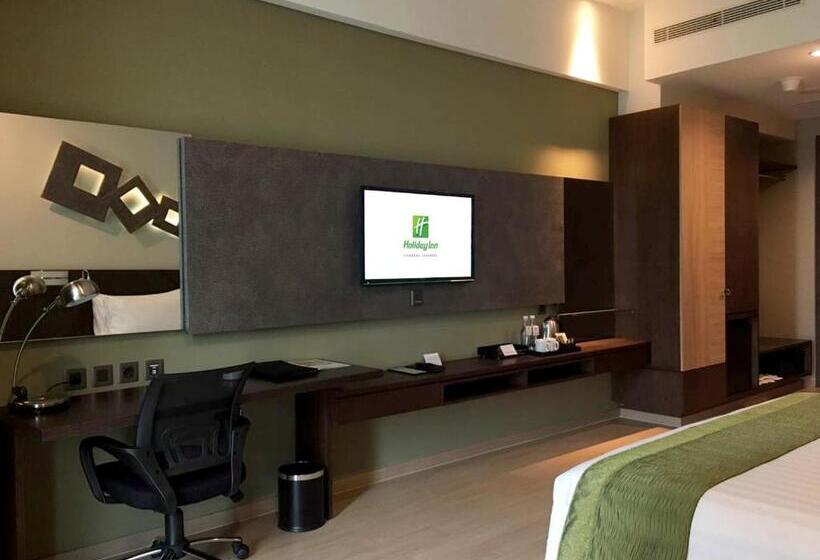 Номер Стандарт Двуспальная Кровать, Holiday Inn Cikarang Jababeka, An Ihg