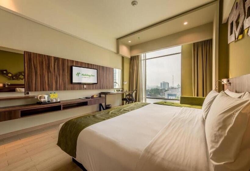 Номер Стандарт Двуспальная Кровать, Holiday Inn Cikarang Jababeka, An Ihg