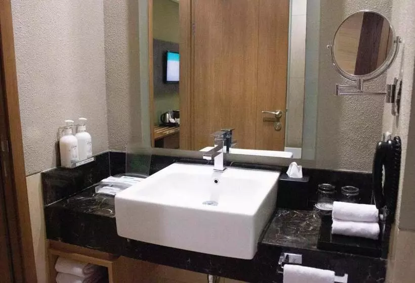 ダブルベッドスタンダードルーム, Holiday Inn Cikarang Jababeka, An Ihg