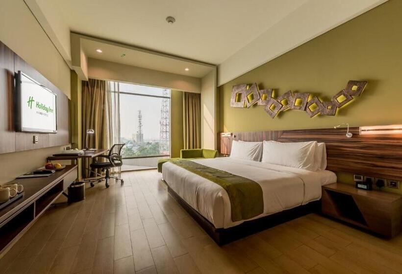 Номер Стандарт Двуспальная Кровать, Holiday Inn Cikarang Jababeka, An Ihg